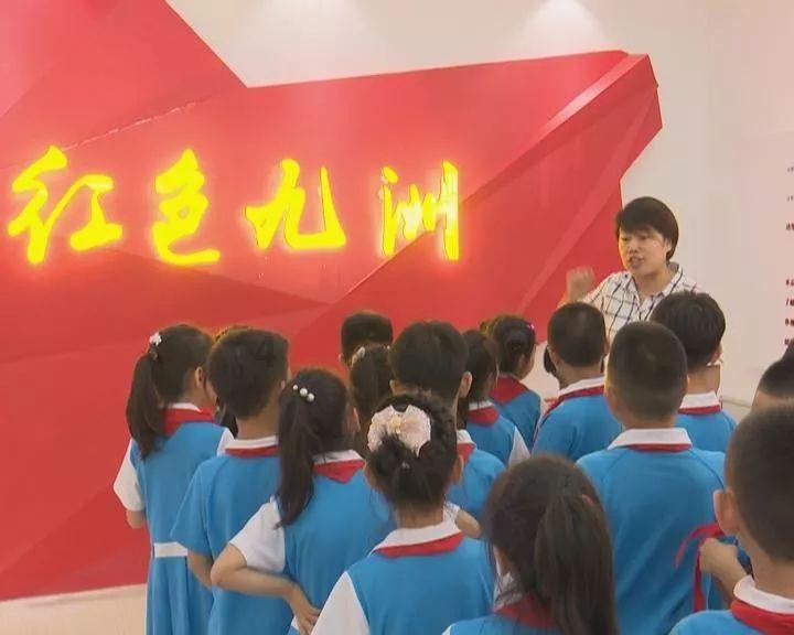 春雨之后，肥嫩的韭菜叶子在疯长，吃韭菜对健康有什么好处？游戏画面